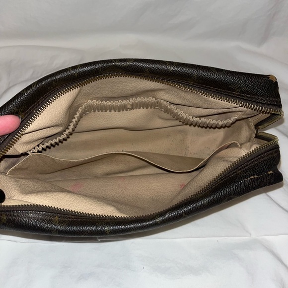 4 piece Authentic Louis Vuitton travel set! - Picture 12 of 16